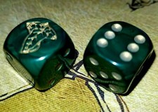 Rare 2x Leaves of Lorien Middle Earth CCG Dice 15mm Hunter Green & Gold MECCG