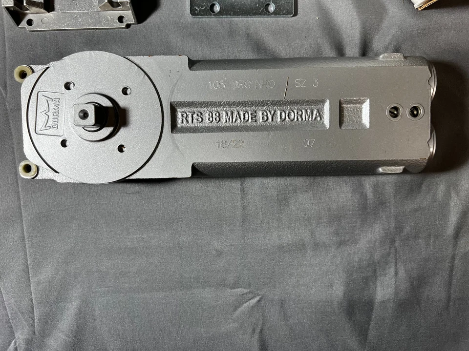 Dorma RTS88 NHO 105 SZ3 Неудерживаемый Открытый Над головой Скрытый Ближе Тела - Изображение 4 из 4