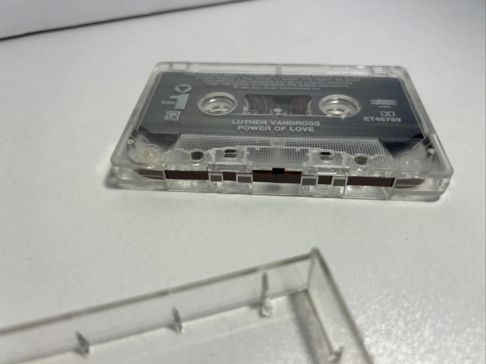 Power of Love by Luther Vandross (Cassette, Legacy Records) Foto 4 de 4