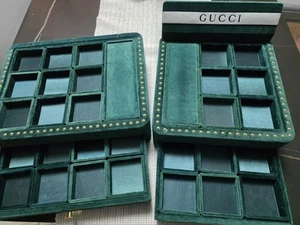 2 présentoirs Gucci boîtes à bijoux boîte montre Gucci très bon état original RARE