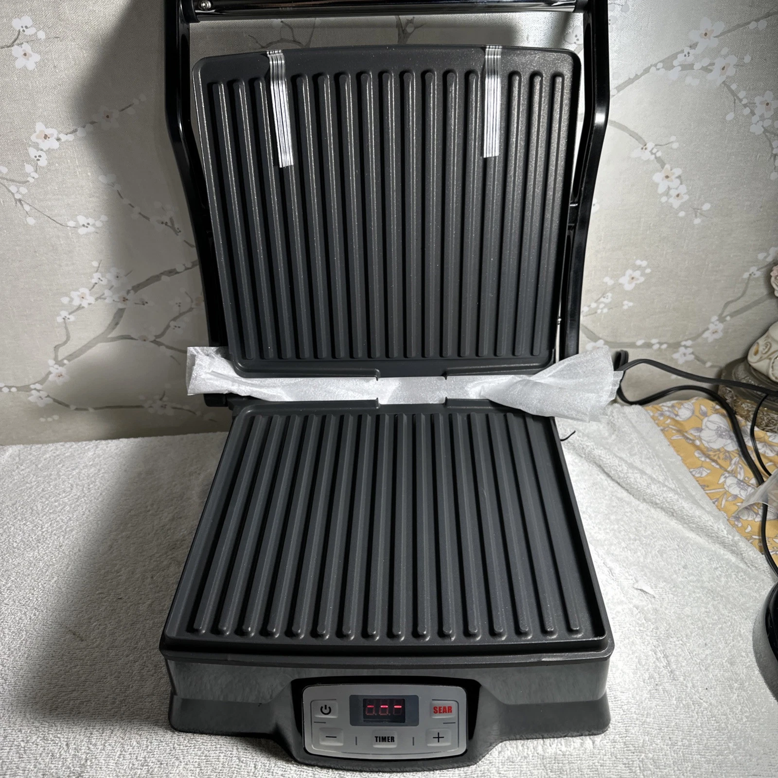 Cook’s Essential Non- Stick Grill