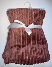 NWOT Stylish Baby Soft Flannel Fleece Baby Infant Throw Blanket in Peach Brown