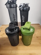 Lot Of 4 Blender Bottles 20, 24  & 2- 28 oz . 4 Mixer Whisk Balls. READ.