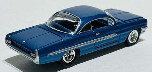 Vintage Johnny Lightning 1961 Pontiac Ventura scala 1:64 - Foto 4 di 7