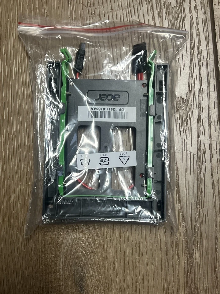 Bandeja Caddy Disco Duro Acer Veriton Desktop Verde 3.5" IB210UW00-600-G Foto 2 de 3