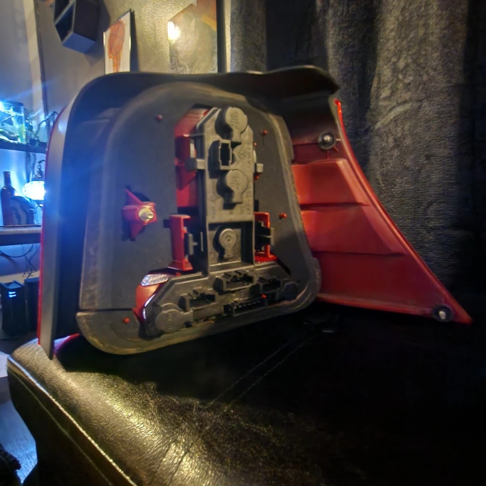 Volkswagen Mk4 Golf Amber Taillights - Image 4 of 4