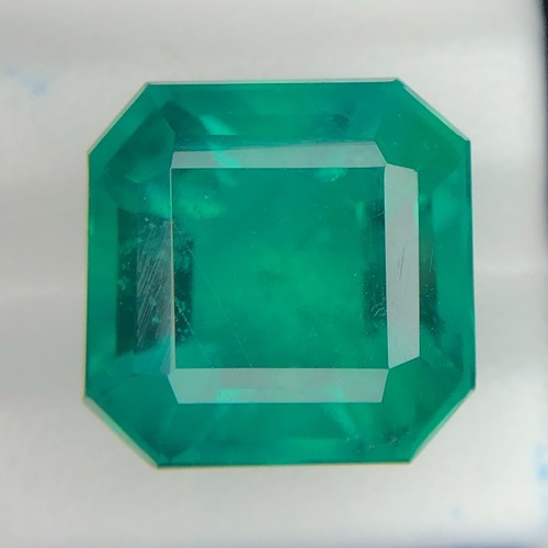 Pietra Preziosa Fluorite Naturale Splendida A++ Colore Verde Menta Taglio Quadrato 17,80Crt - Foto 4 di 4