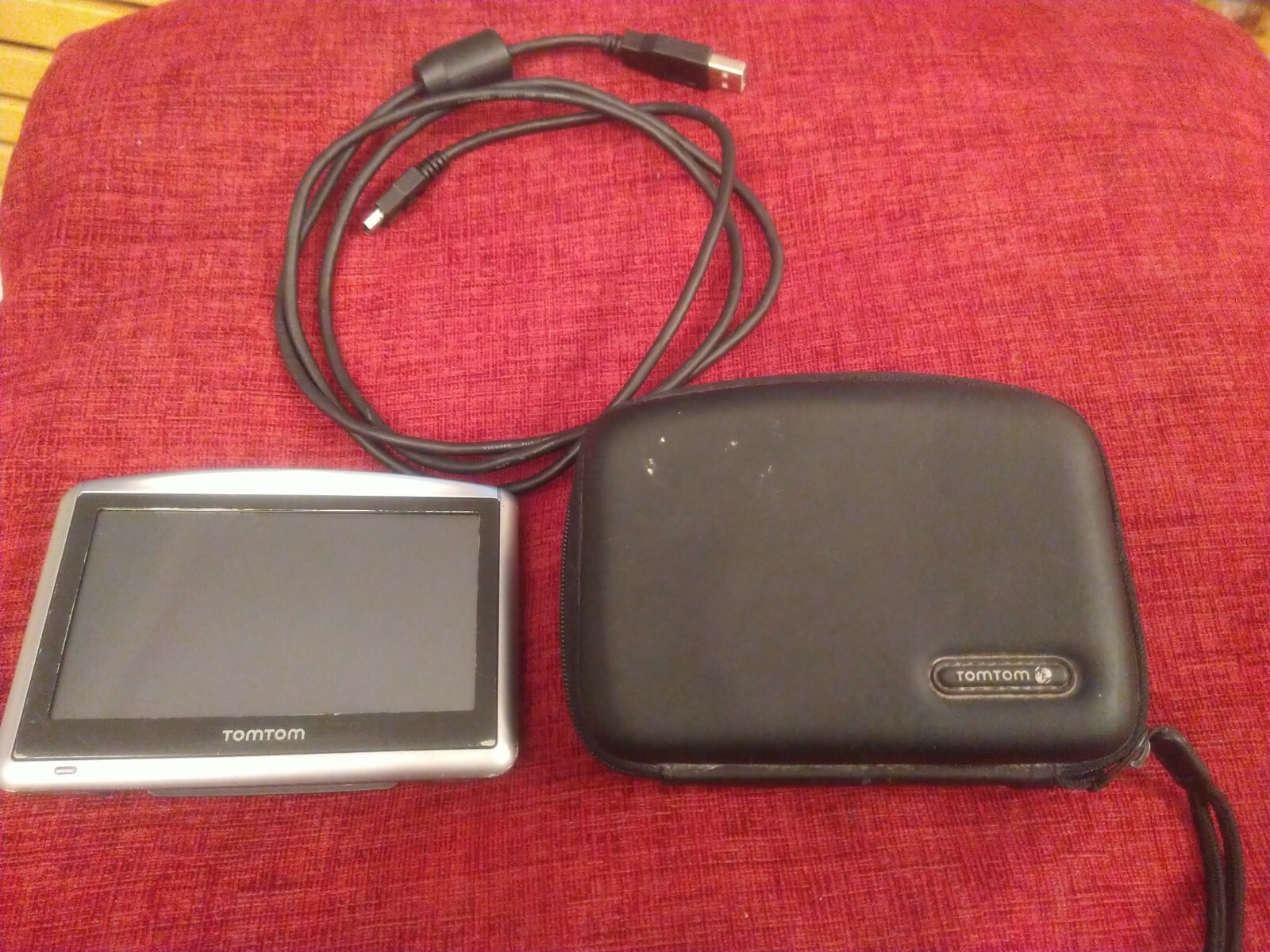 TomTom ONE XL V1 - GB Traffic Automotive GPS Receiver