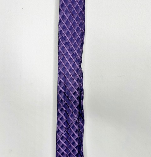 Kenneth Cole Reaction Men’s Neck Tie 3 ¼” Purple 100% Silk Geometric Pattern - Picture 7 of 12
