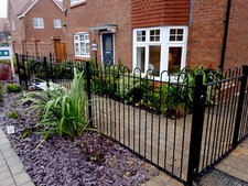 HIGH QUALITY - BOW TOP SAFETY RAILINGS – CHILD & PET SAFE HOOP TOP FENCING 120cm