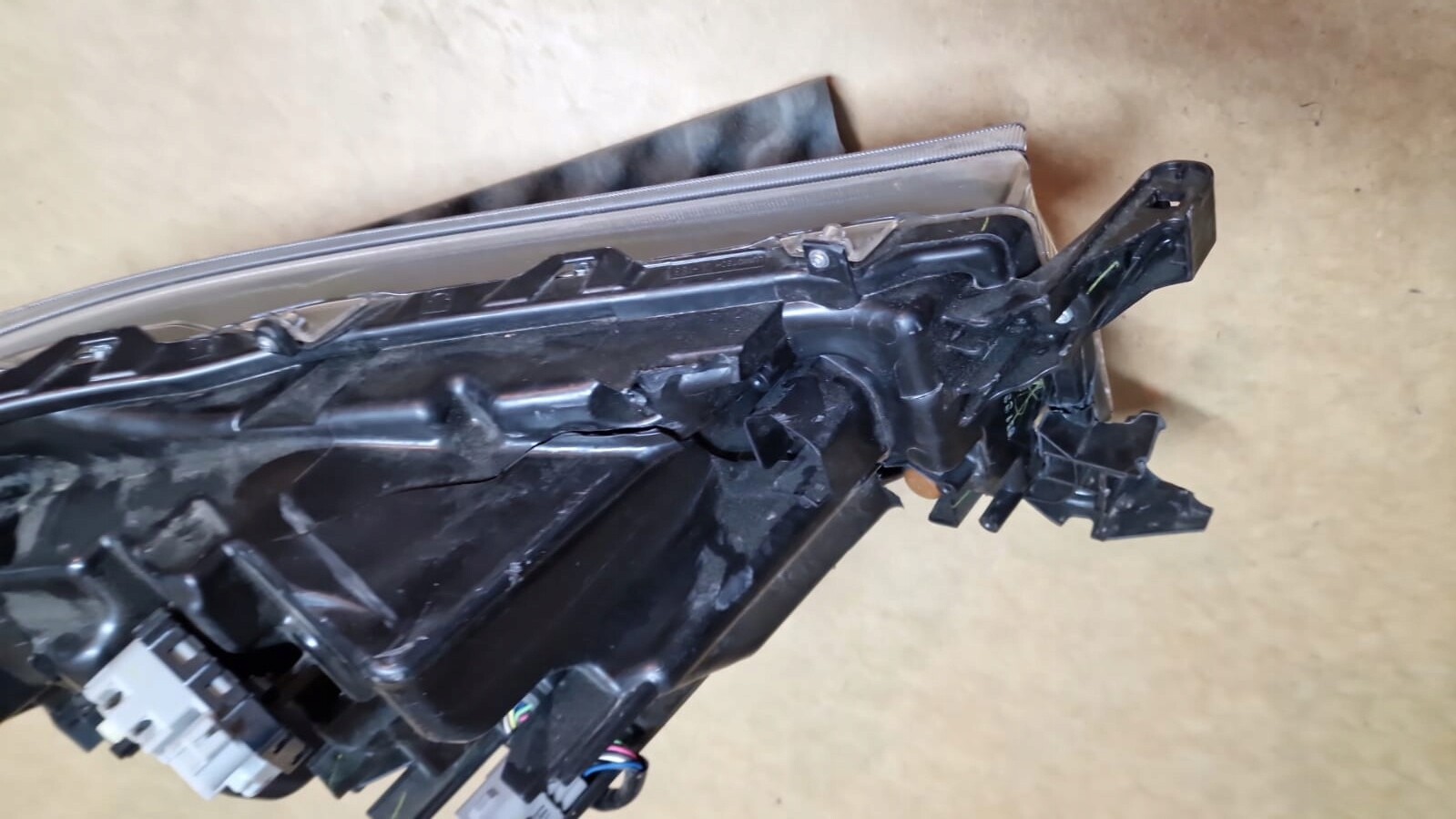 Frontscheinwerfer Toyota Hilux 81150YP121 Facelift LED Links 