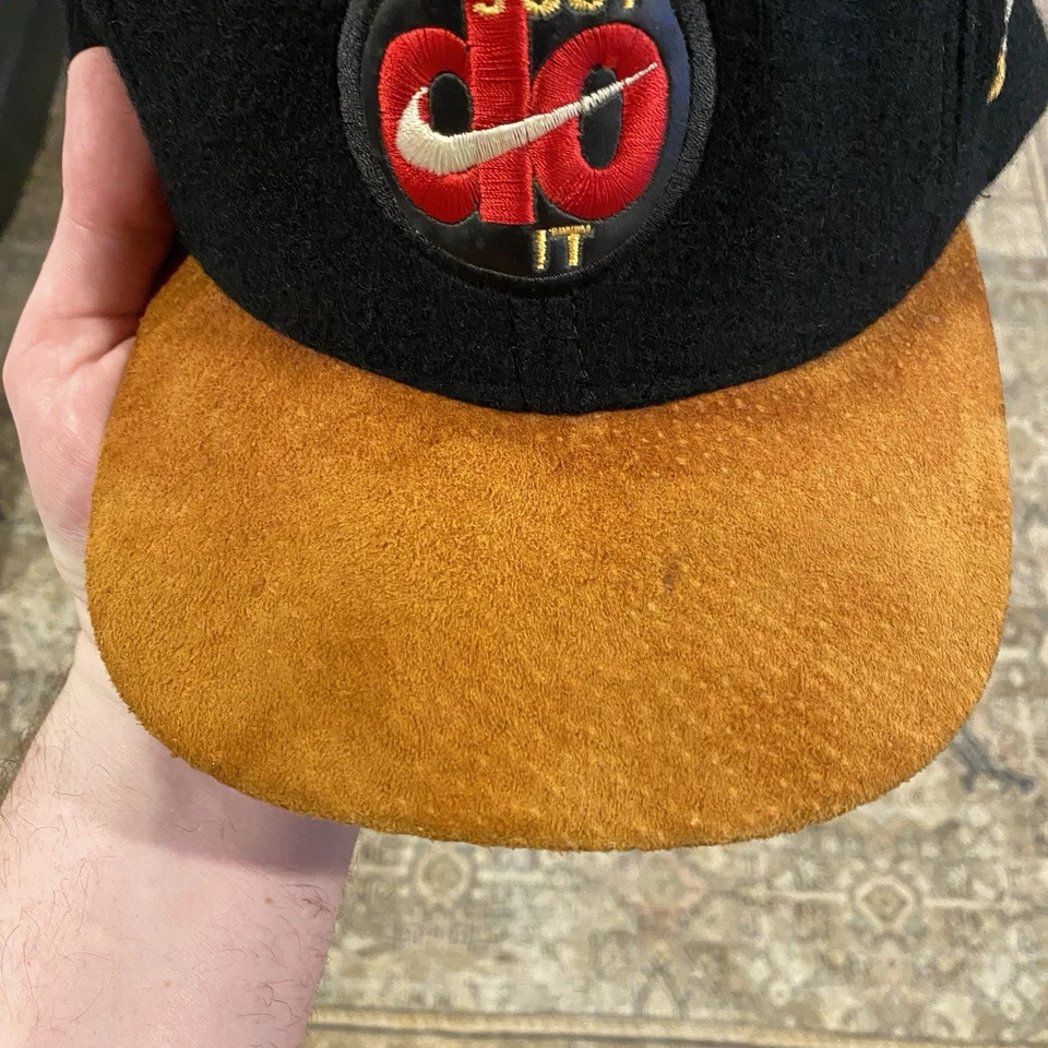 Gorra de Colección Nike Just Do It Años 90 Y2K De Colección Cuero Trasera Negra EE. UU. Lana Rara Foto 2 de 4