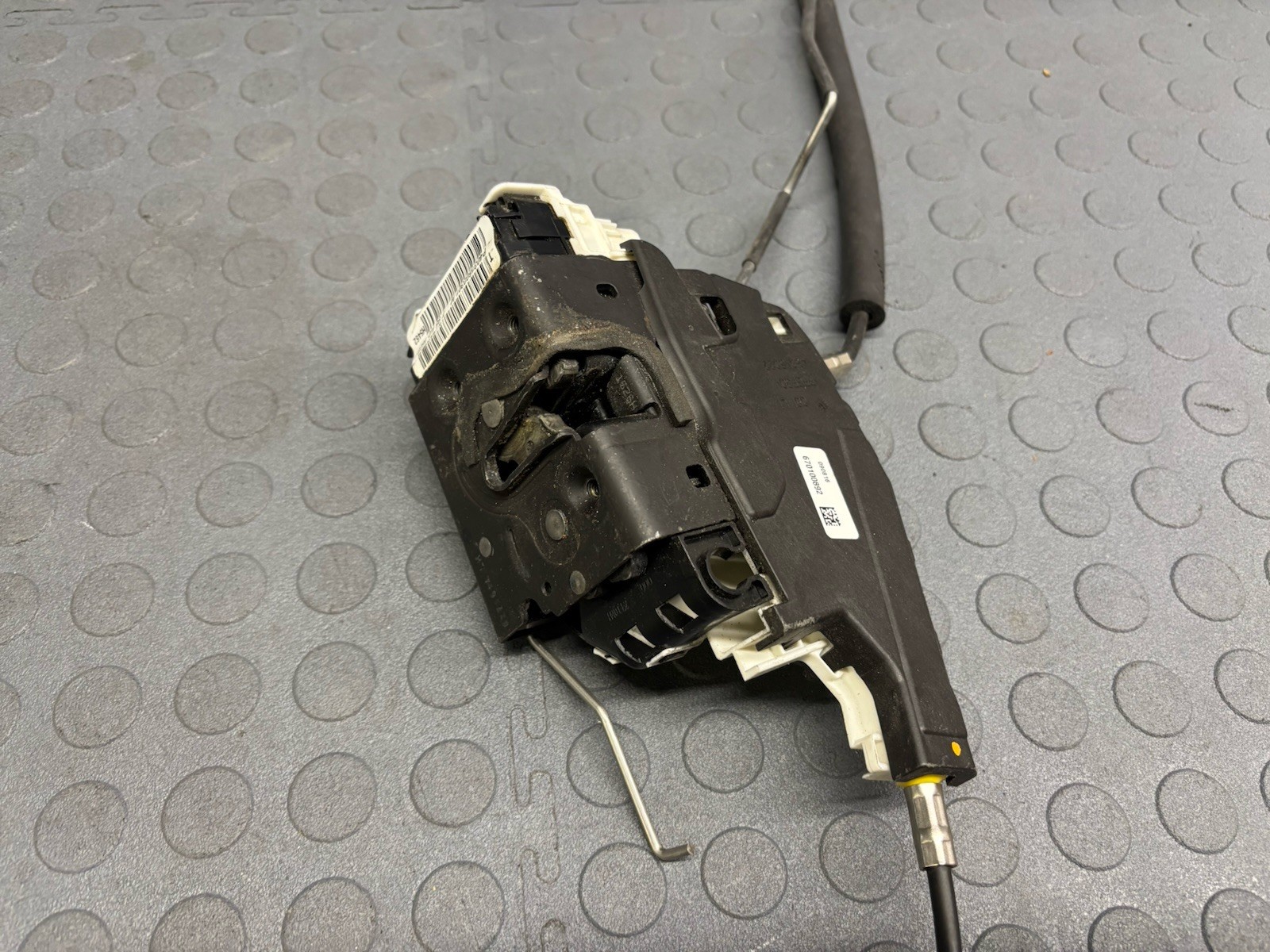 17-23 Maserati Ghibli Front Left Driver Side Door Lock Latch Actuator 670100892
