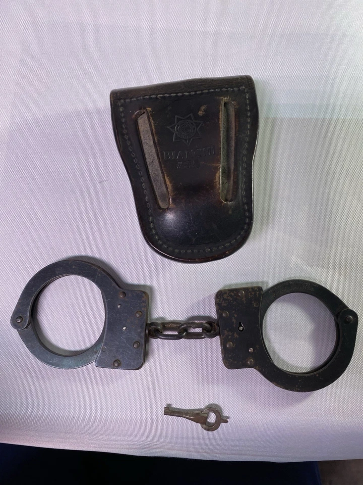 Vintage American Handcuff Co. Наручники с ключом + Bianchi #35 чехол - Изображение 2 из 4