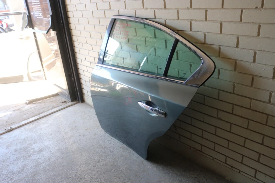 2009 2014 NISSAN MAXIMA LEFT SIDE REAR DOOR OEM - Image 3 of 4