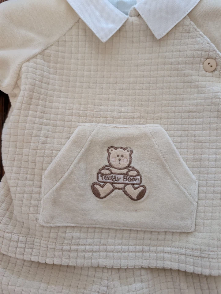 Nuevo con etiquetas Conjunto Vintage Bebé Primeras Impresiones 3-6 Meses 2 piezas Osos Patas con Hangar Foto 3 de 4