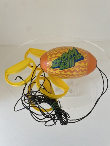 Vintage zoom ball orange and yellow GOLIATH zip it to rip it ballgame outdoor - 第 1/2 張圖片