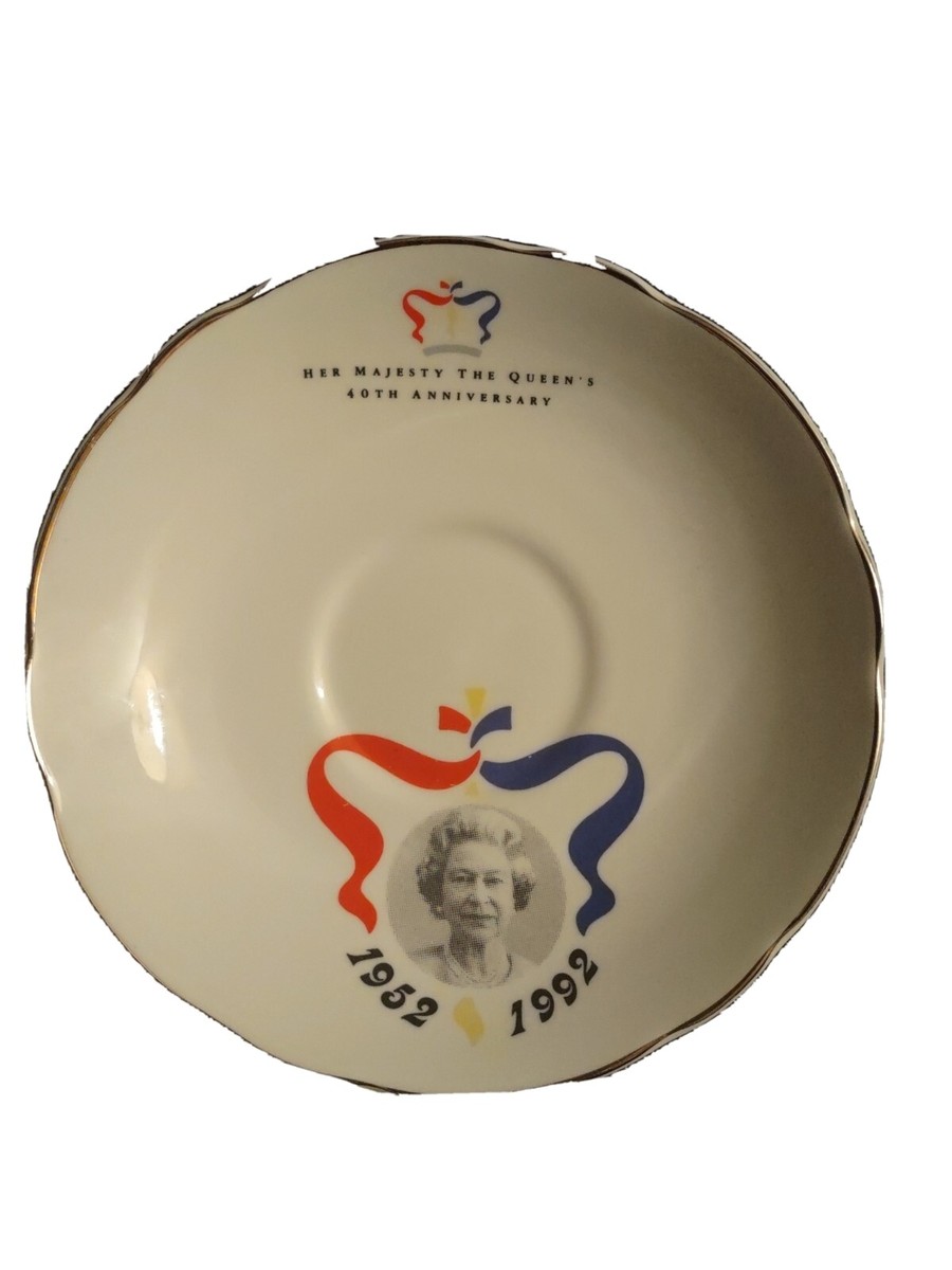 Queen Elizabeth II 1992 40th Anniversary Commemorative Plate