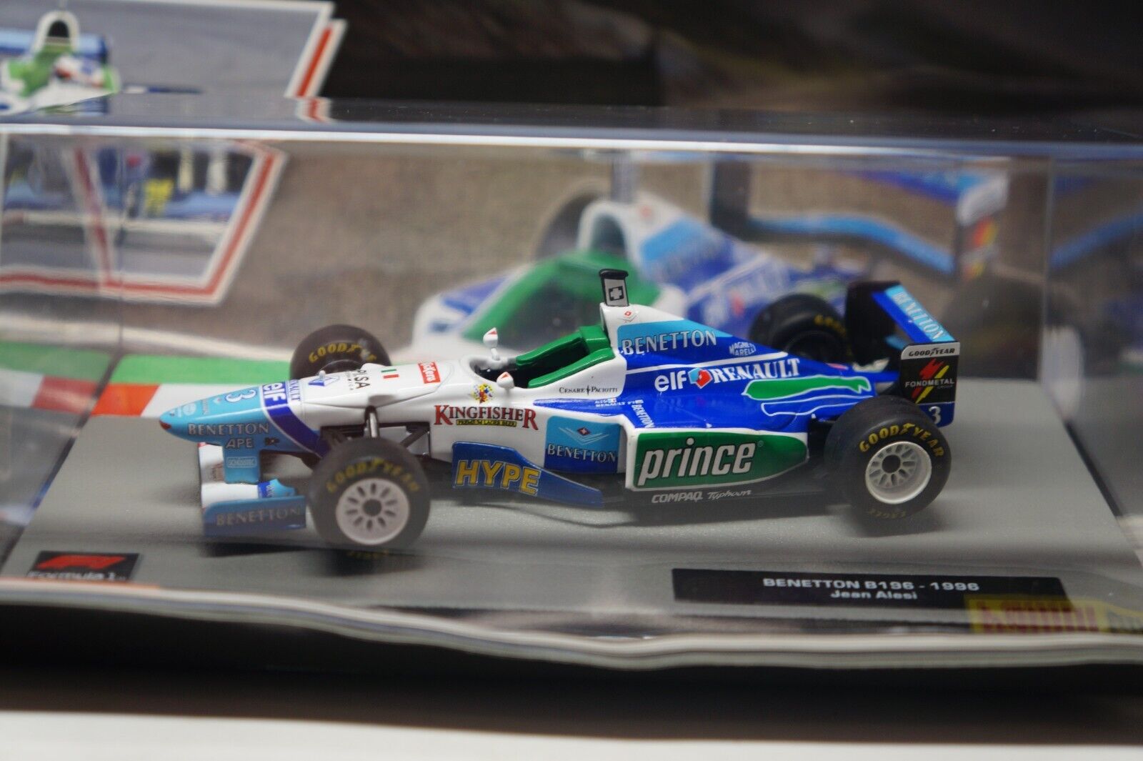 Foto 2 di 9