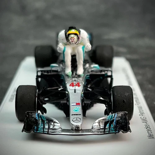 Spark 1/43 Mercedes-AMG Petronas F1 W09 Winner Brazilian GP 2018 Dirty Version - Bild 2 von 10