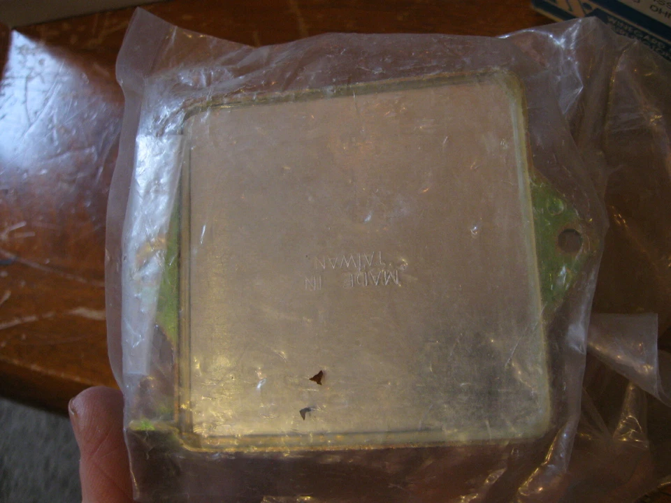 NEW Vintage 6-Way Splitter TV / 6-Outs 1 In / UHF VHF FM /  model- 318 - Image 3 of 3