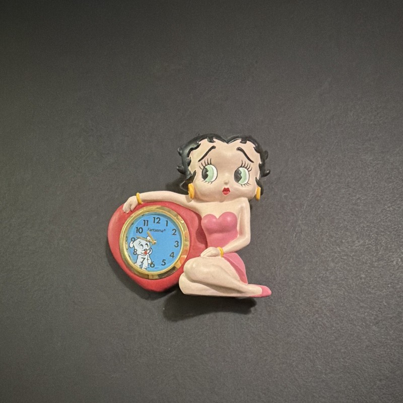 Betty Boop Plastic Figurine with Heart-Shaped Clock Pink Red Black Cartoon