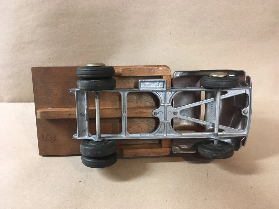 Tapacubos Smith Miller Smitty GMC rojos de plataforma plana para camioneta Foto 4 de 4