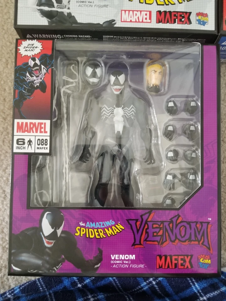 MAFEX Spider-Man Lot NEW Venom Black Costume Carnage Scarlet Spider USA Seller - Image 3 of 4