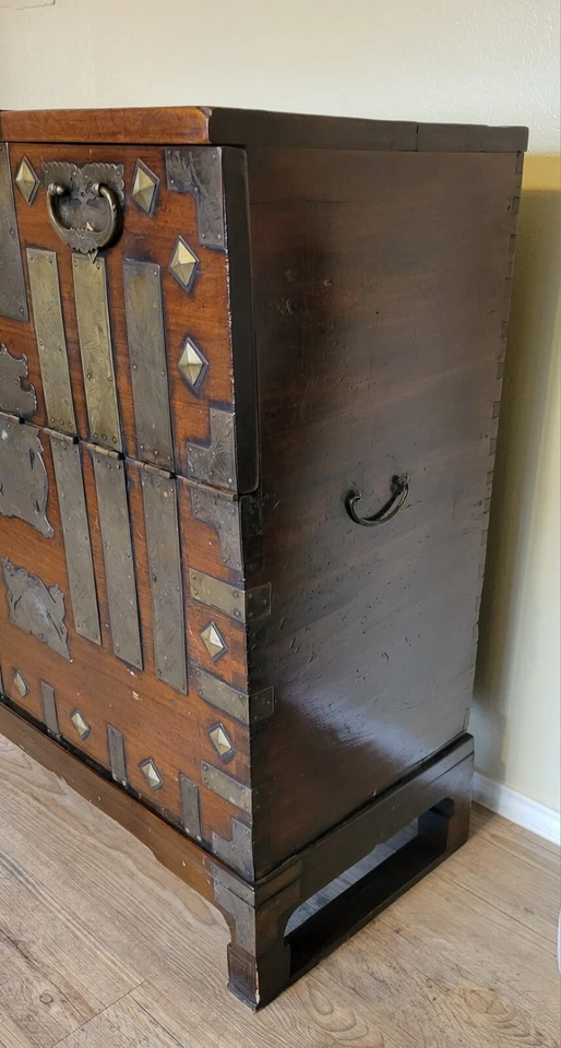 Antiguo cofre coreano Bandaji muebles raros madera latón Foto 3 de 4