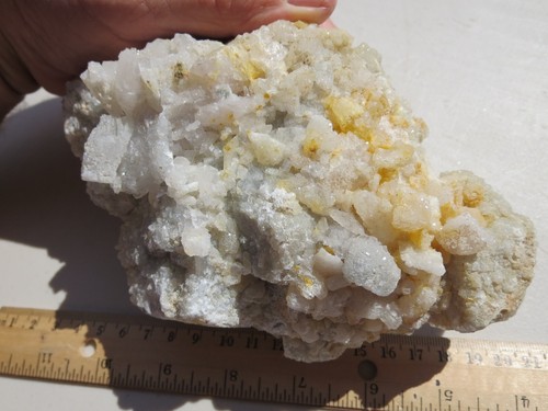 480 FLUORITE WITH OTHER MINERALS SPECIMEN. CHINA. 1284 GRAMS/2.8#. - Picture 2 of 6