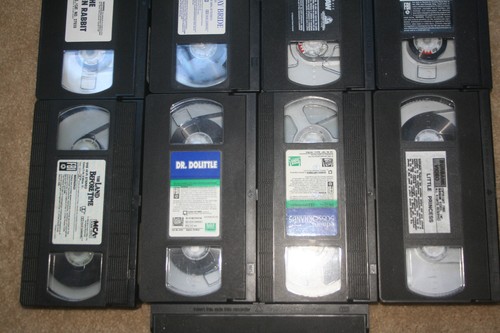 VHS Land Before Time Zeus & Roxanne Velvet Rabbit Son Inlaw Dr Doolittle Goonies - Bild 1 von 4