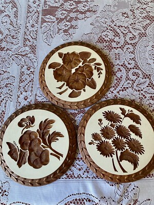 Set Of 3 Vintage MODERN ART CO Plaster Chalkware 9'' FLOWER WALL PLAQUES