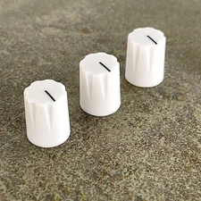 Guitar Pedal Knob - Scalloped Edge, - Set of 3 pcs - White - BTN-1900H-SW