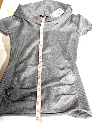 TAKE OUT Gray Sweater Side Ruching Cap Sleeve Size Small Women New - Picture 8 of 10