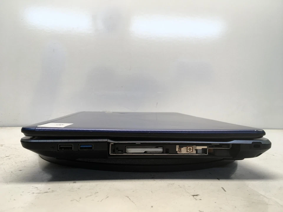 Gateway NV57H57U Intel i5-2430M 2,4 ГГц 1 ГБ без жесткого диска - Изображение 4 из 4