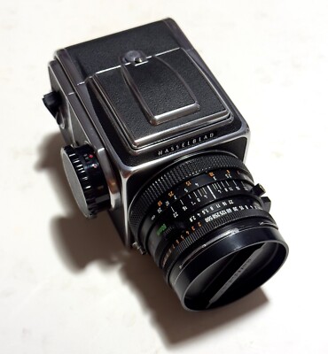 Hasselblad 500 C/M Camera Kit 27075076686|