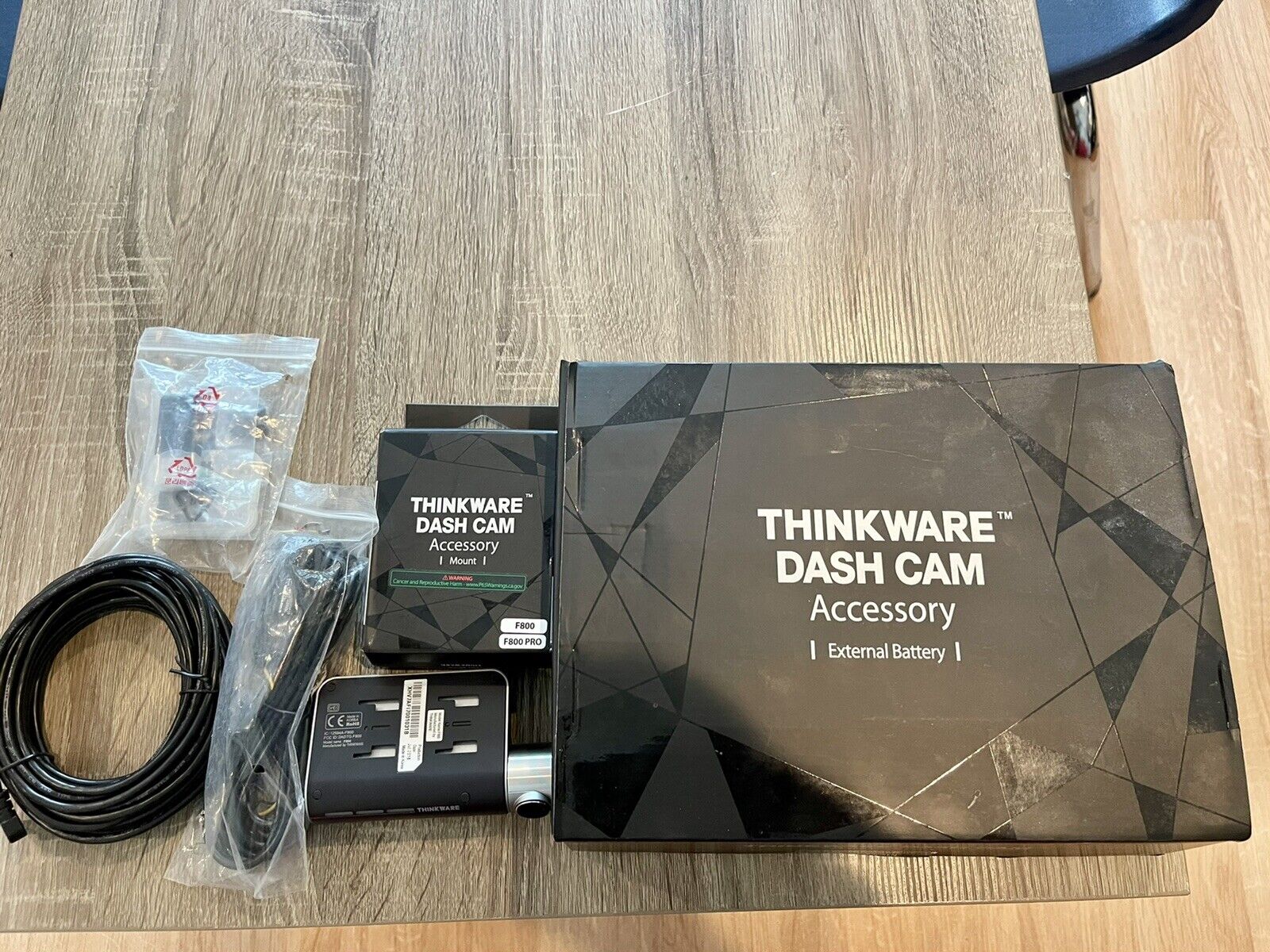skrivning I mængde slette Thinkware Dash Cam F800 &amp; Thinkware ivolt Mini External Battery | eBay