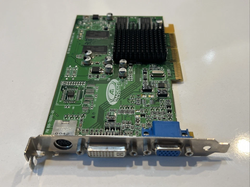ATI RADEON RV100 SD32M 32MB AGP Graphics Card 109-78500-00 - Image 3 of 4
