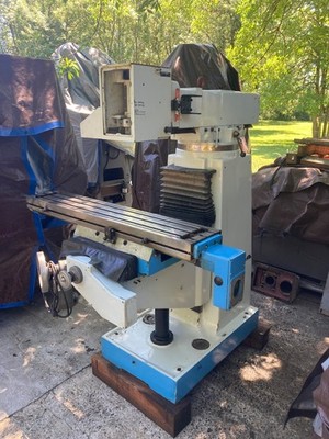 Supermax YCM-40 CNC Vertical Milling Machine