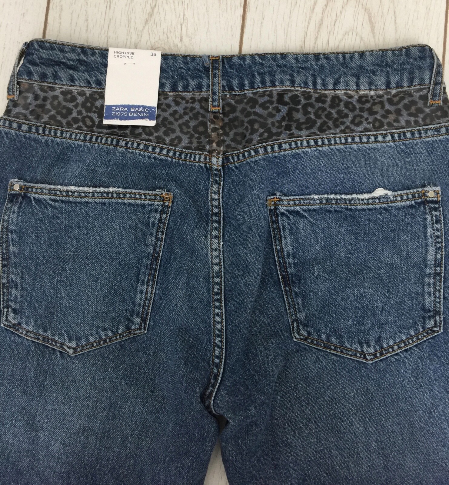 Jean Zara Cropped Taille Haute - Denim Délavé Milieu - Taille EU38/UK10 - Neuf Avec étiquettes