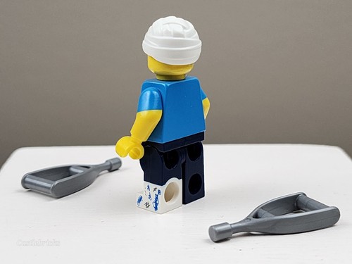 LEGO Series 15 Collectible Minifigures 71011-4 - Clumsy Guy NEW - Picture 4 of 9