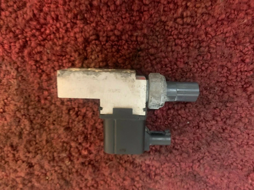 MERCEDES BENZ CLASE S W220 OEM 00-06 AIRMATIC SUSPENSIÓN NEUMÁTICA BLOQUE VAVLE Foto 2 de 4