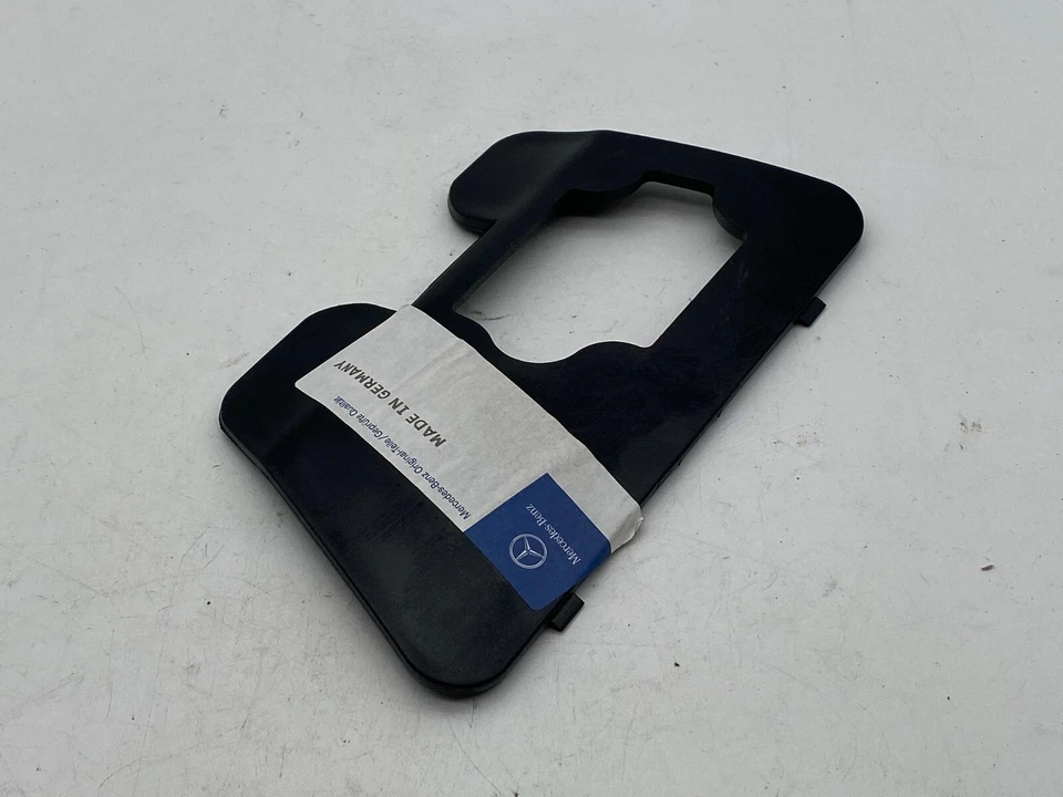 Placa de parachoques base pasajero derecho Mercedes Benz S55 AMG 2001-2006 A2208850411 Foto 2 de 4