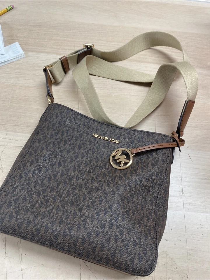 Michael Kors Jet Set Travel Small Shoulder Messenger Crossbody Bag - Image 3 of 4