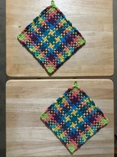 Handmade 2 LARGE 8  1/2 inch Cotton Woven Potholders  Trivets 6 Beautiful Colors