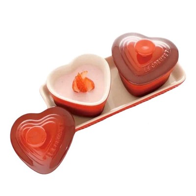 Le Creuset Petite Ramekin D'Amour – Set Of 2 Heart-Shaped Cocottes With Tray – Red Stoneware