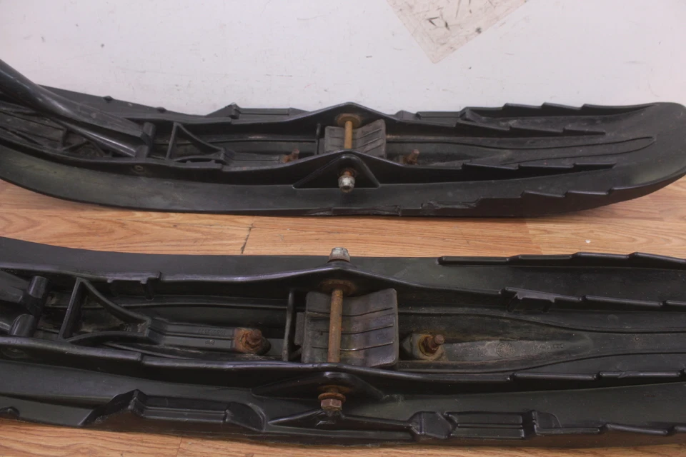 2007 SKI-DOO SUMMIT 800 REV Left & Right Skis 6.9 Pilot - PAIR - Image 3 of 4