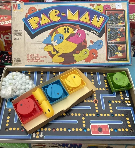 1982 VINTAGE Milton Bradley Pac-Man Board Game 1981 Atari Game