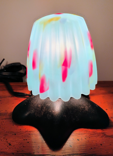 SUNBEAM  ART BULBS  MULTICOLORED CLASSIC SHAPE  LIGHT BULB  - NEW IN PACKAGE - Picture 1 of 2