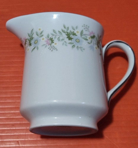 Johann Haviland FOREVER SPRING Creamer - Picture 2 of 7